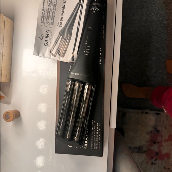 Brand new in box! GA.MA Italy Professional Salon Waves LED Hair Tool - Picture 10 of 11